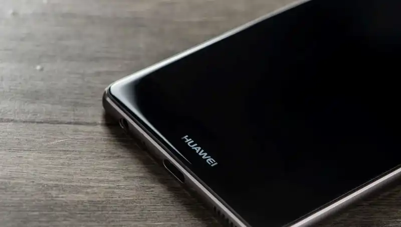 Huawei, Son Teknoloji Katlanabilir Telefonunu Tanıttı: İşte Tüm Detaylar