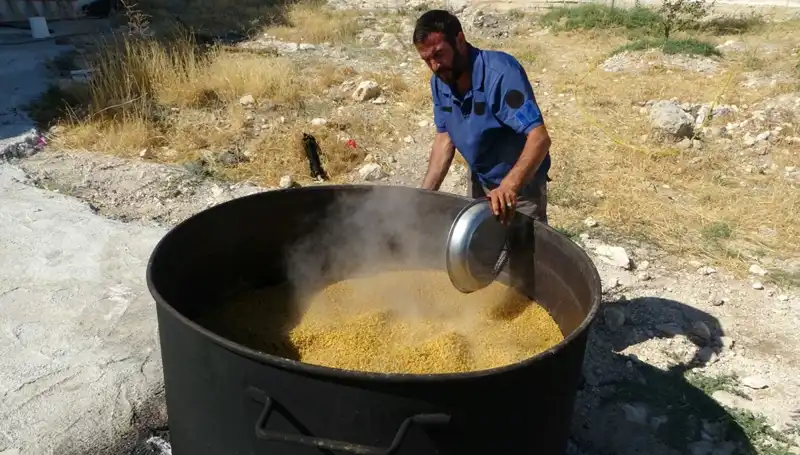 Her Yıl Geleneksel Festivaller Ağustos'ta Başlar: Kazanlar Kaynamaya Hazır