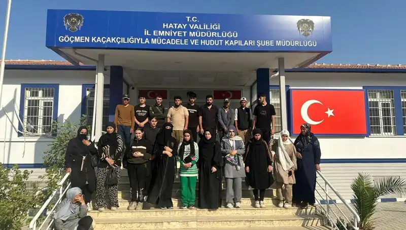 Minibüste 24 Göçmen Yakalanırken Sınır Güvenliği Riske Girmedi