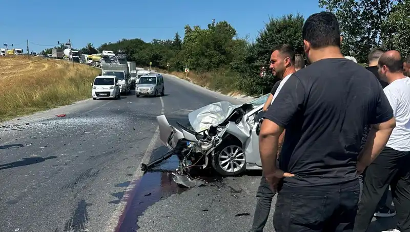 İstanbul’da Kalp Krizi Geçiren Sürücü, Otobüse Çarparak Feci Bir Kaza Yaptı