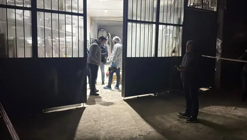 İş Yerinde Dehşet: Cinayet Sonrası Üzerini Battaniye ile Örtülen Kurban