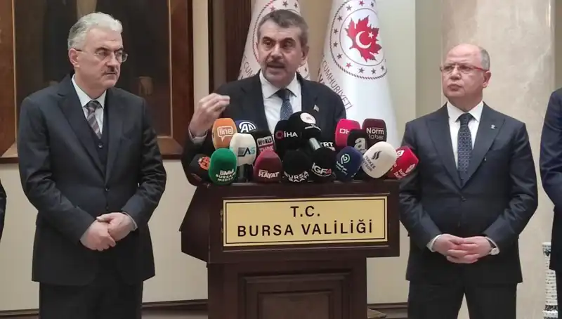 Bakan Tekin'den Protesto Katılımcılarına Yaptırım Uyarısı: Çalışanların Hakları ve Sorumlulukları