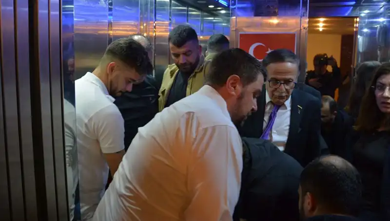 Volkan Konak Anmasında Kalp Krizi Geçiren Sanatçı Hayatını Kaybetti!